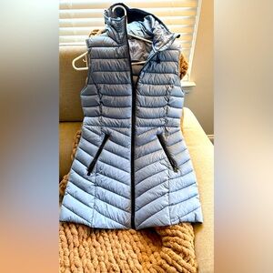 Bernardo hooded long puffer vest NWOT